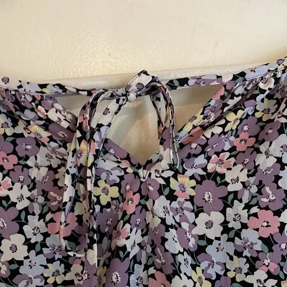 Shein Purple Floral top size large - Picture 3 of 7